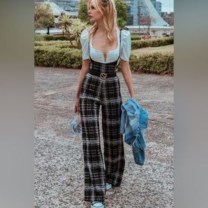 Fashion Nova Jumpsuit - Can’t Ignore You Pant